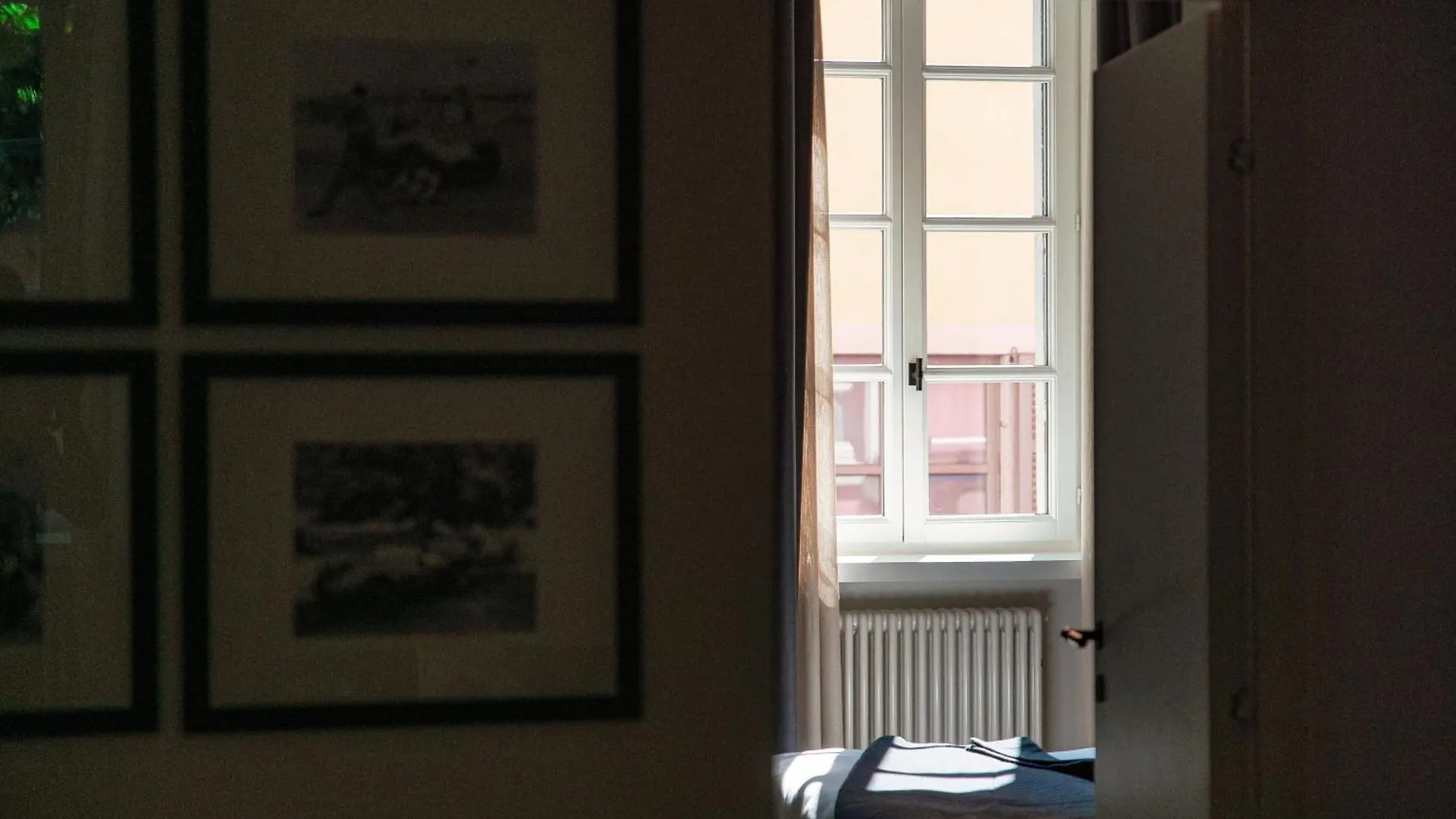 Shadows Of Love - By MyhomeinCôme Appartement
