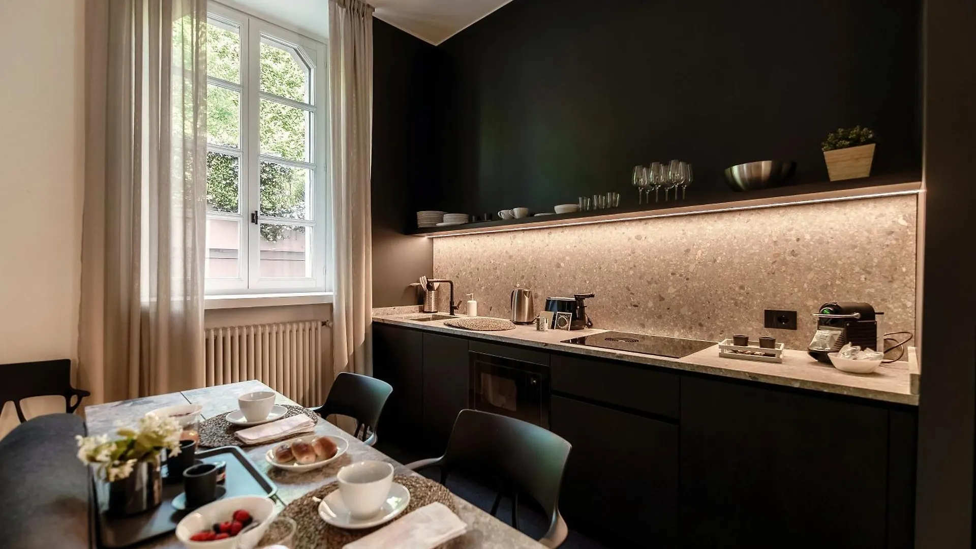 Shadows Of Love - By Myhomeincomo Apartman Como